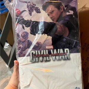 Marvel Captain America Civil War Hawkeye Figure